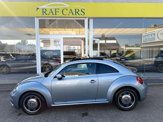 Volkswagen Beetle 2018 vor dem Showroom von Raf Cars in Ninove-Outer, Foto 21