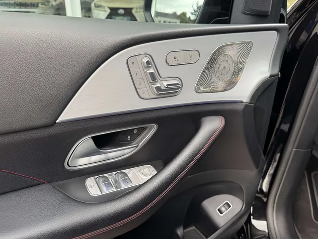 Mercedes-Benz GLE 53 AMG 2023 vor dem Showroom von Raf Cars in Ninove-Outer, Foto 20