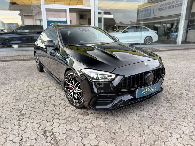 Mercedes-Benz C 43 AMG 2023 vor dem Showroom von Raf Cars in Ninove-Outer, Foto 11