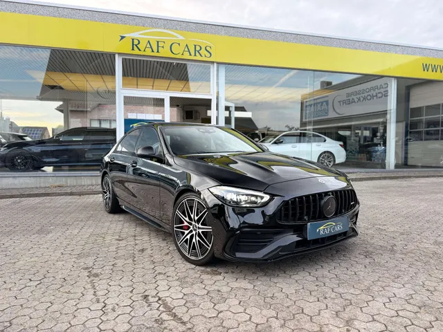 Mercedes-Benz C 43 AMG 2023 vor dem Showroom von Raf Cars in Ninove-Outer, Foto 12
