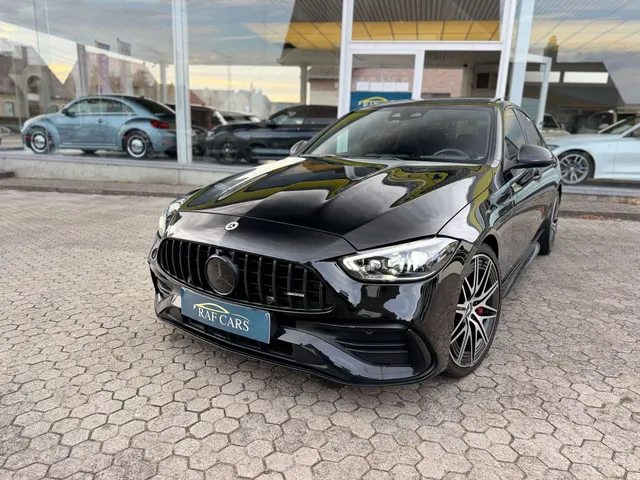 Mercedes-Benz C 43 AMG 2023 vor dem Showroom von Raf Cars in Ninove-Outer, Foto 2