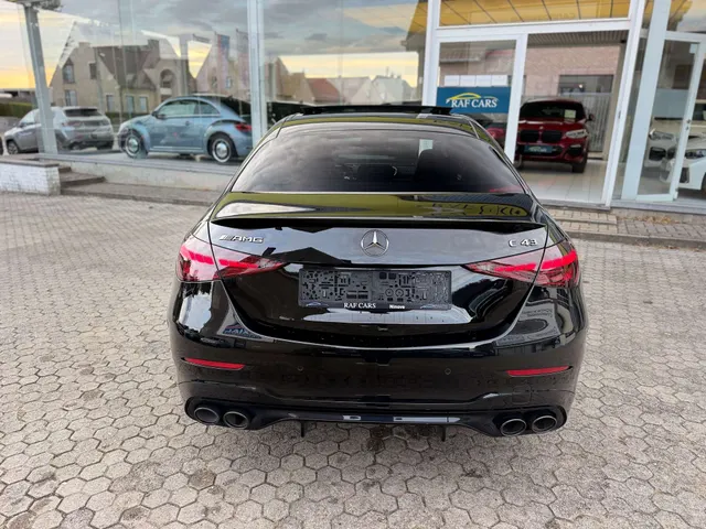 Mercedes-Benz C 43 AMG 2023 vor dem Showroom von Raf Cars in Ninove-Outer, Foto 7