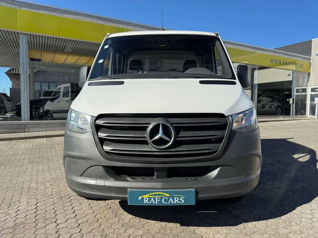 Mercedes-Benz Sprinter 2020 on the forecourt of the Raf Cars showroom in Ninove-Outer, photo 3