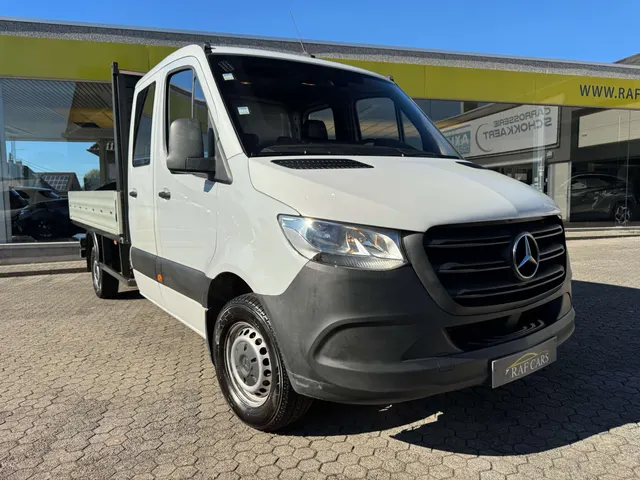 Mercedes-Benz Sprinter 2020 on the forecourt of the Raf Cars showroom in Ninove-Outer, photo 4