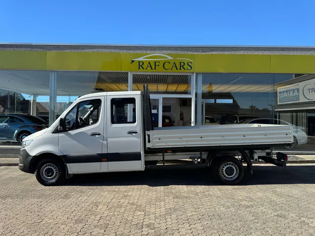 Mercedes-Benz Sprinter 2020 on the forecourt of the Raf Cars showroom in Ninove-Outer, photo 6