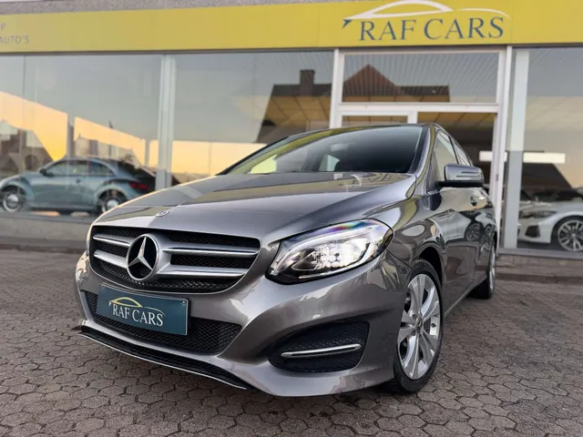 Mercedes-Benz B 180 2018 vor dem Showroom von Raf Cars in Ninove-Outer, Foto 3