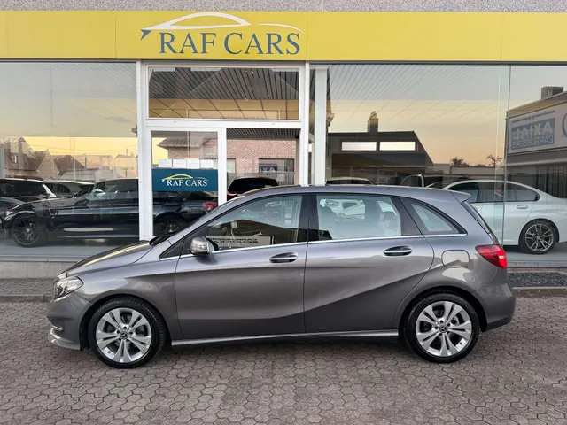 Mercedes-Benz B 180 2018 vor dem Showroom von Raf Cars in Ninove-Outer, Foto 4
