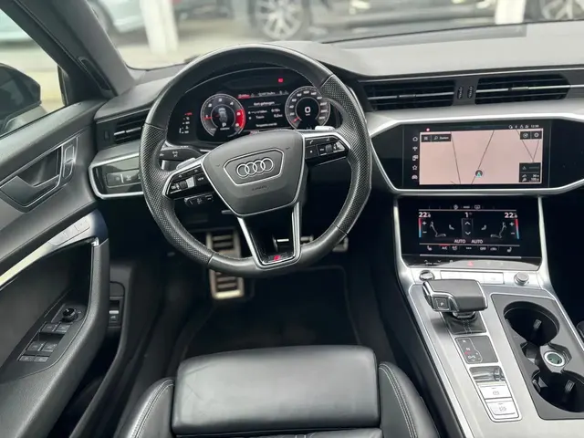 Audi A6 2021 vor dem Showroom von Raf Cars in Ninove-Outer, Foto 15