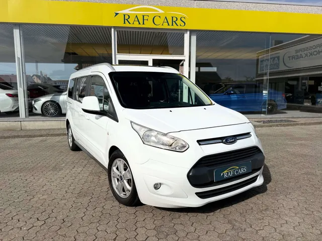 Ford Tourneo Connect 2018 on the forecourt of the Raf Cars showroom in Ninove-Outer, photo 10