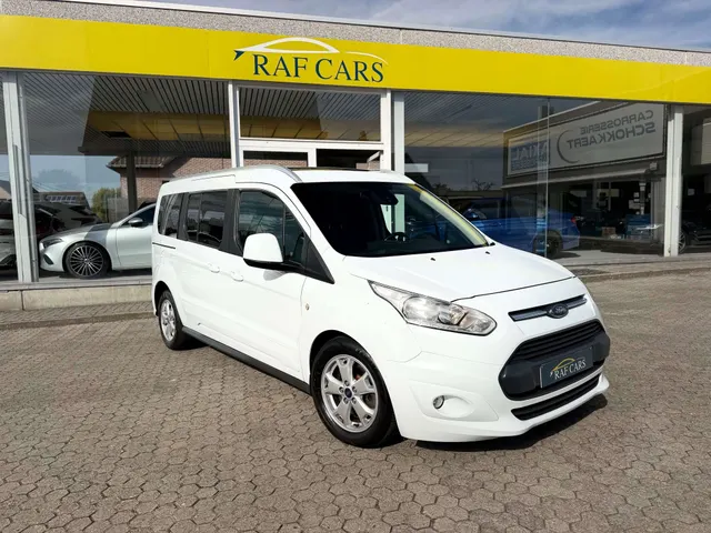 Ford Tourneo Connect 2018 on the forecourt of the Raf Cars showroom in Ninove-Outer, photo 11