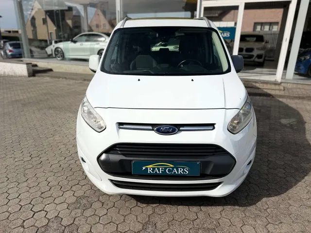 Ford Tourneo Connect 2018 on the forecourt of the Raf Cars showroom in Ninove-Outer, photo 12