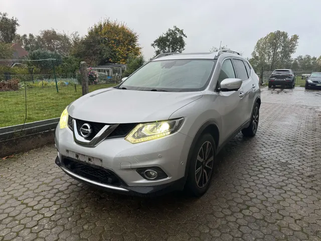 Nog geen foto van de Nissan X-Trail 2017: het bord van Raf Cars, foto's volgen