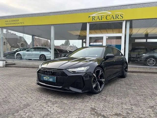 Audi RS6 2024, verkocht door Raf Cars, voor de showroom in Ninove-Outer